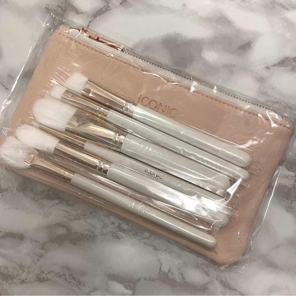 Iconic London Makeup Brush Set